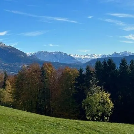 400 Year Old Wooden House بيت للعطل باد غويسرن