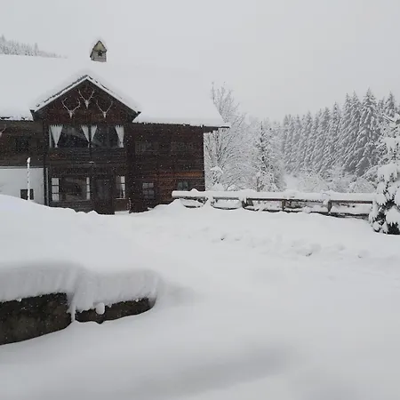400 Year Old Wooden House بيت للعطل *