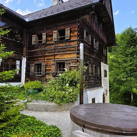 400 Year Old Wooden House * バート・ゴイーザーン