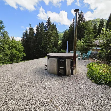 400 Year Old Wooden House بيت للعطل *