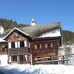 400 Year Old Wooden House Semesterbostad