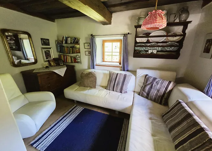 Дом отдыха 400 Year Old Wooden House *